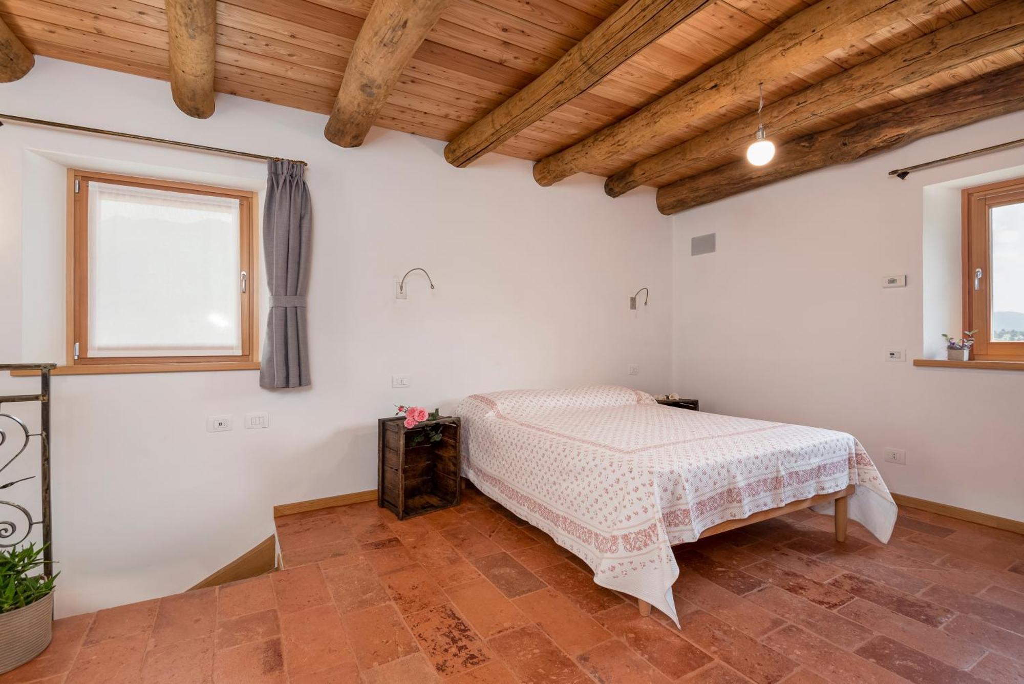 LA TORRE DEL MANGHEN: Agri-alloggio indipendente Rota d'Imagna Esterno foto