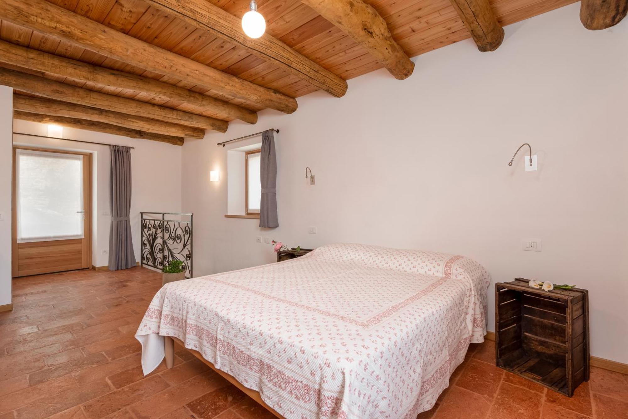 LA TORRE DEL MANGHEN: Agri-alloggio indipendente Rota d'Imagna Esterno foto