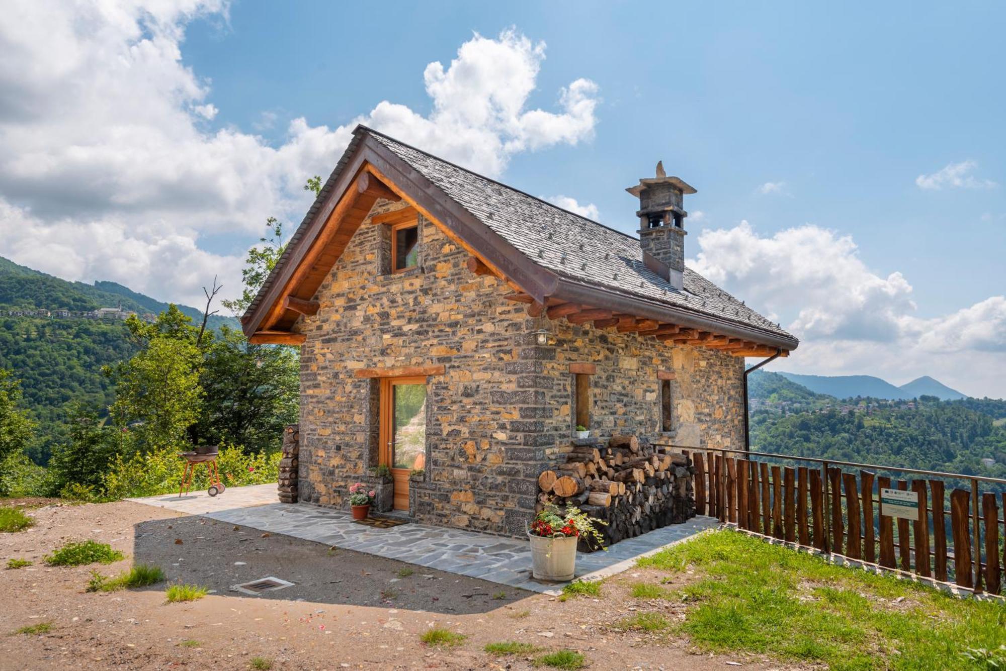 LA TORRE DEL MANGHEN: Agri-alloggio indipendente Rota d'Imagna Esterno foto